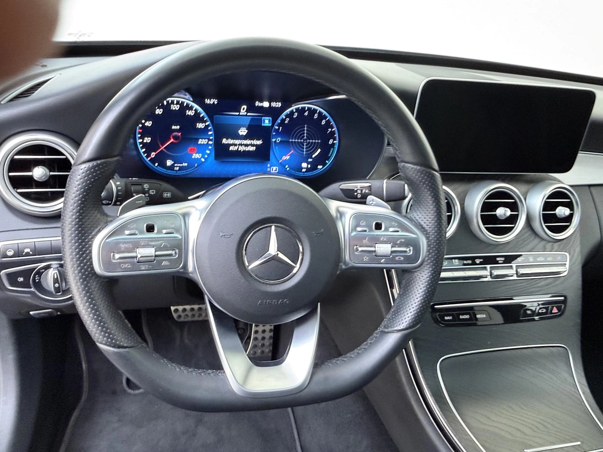 Mercedes-Benz-C-Klasse-image-9