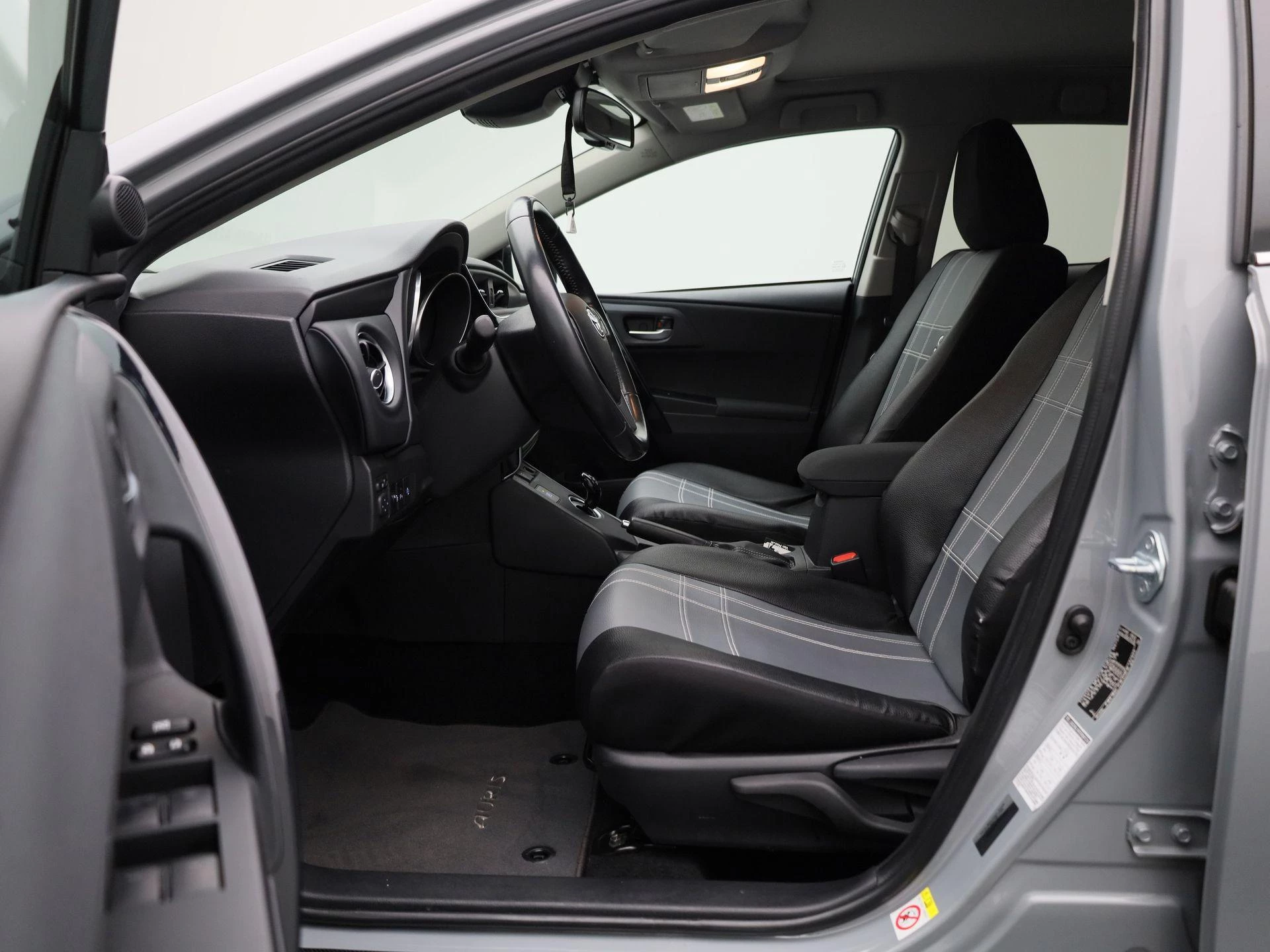 Toyota-Auris-image-10