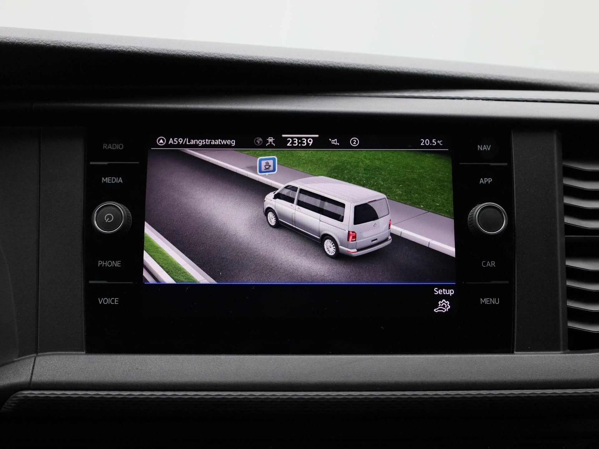 Volkswagen-Transporter-image-27