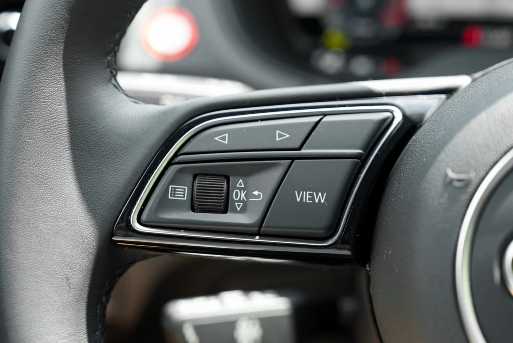 Audi Q2 30 TFSI advanced Kamera AHK GRA GWF