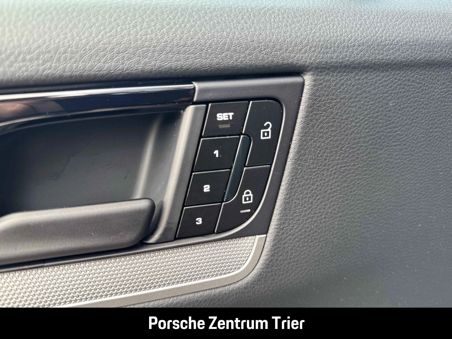 Porsche-Cayenne-image-25