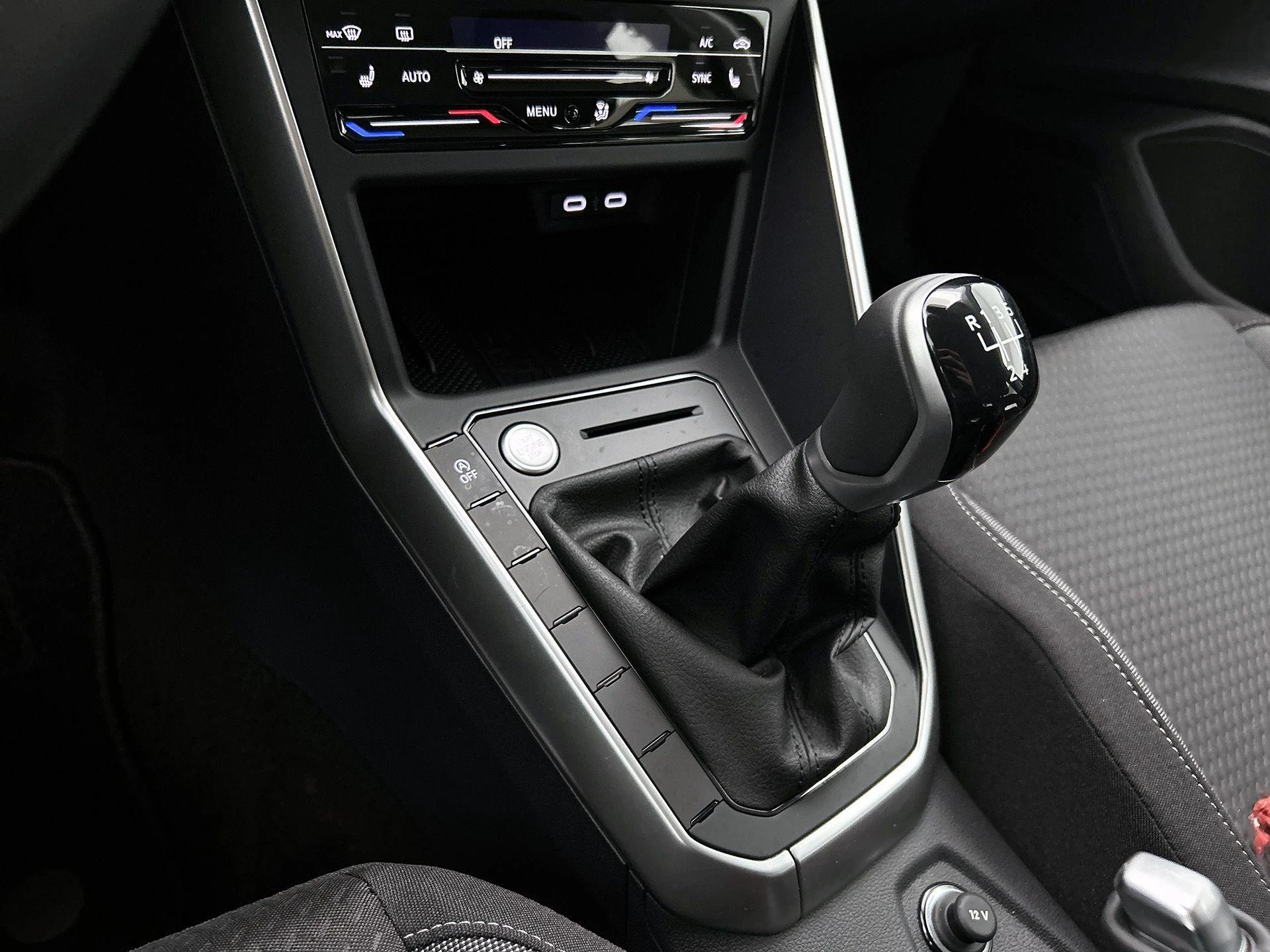 Volkswagen-Polo-image-20