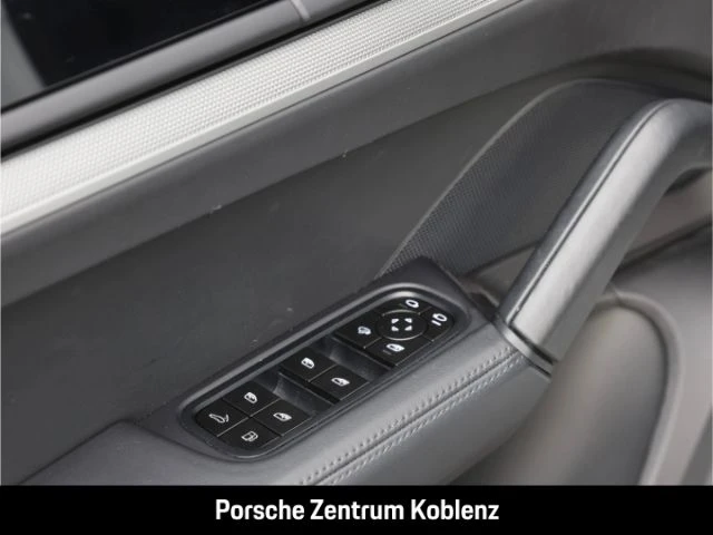 Porsche-Cayenne-image-24