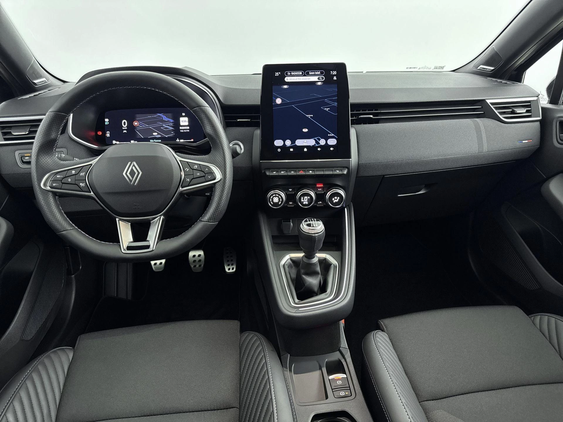 Renault-Clio-image-15