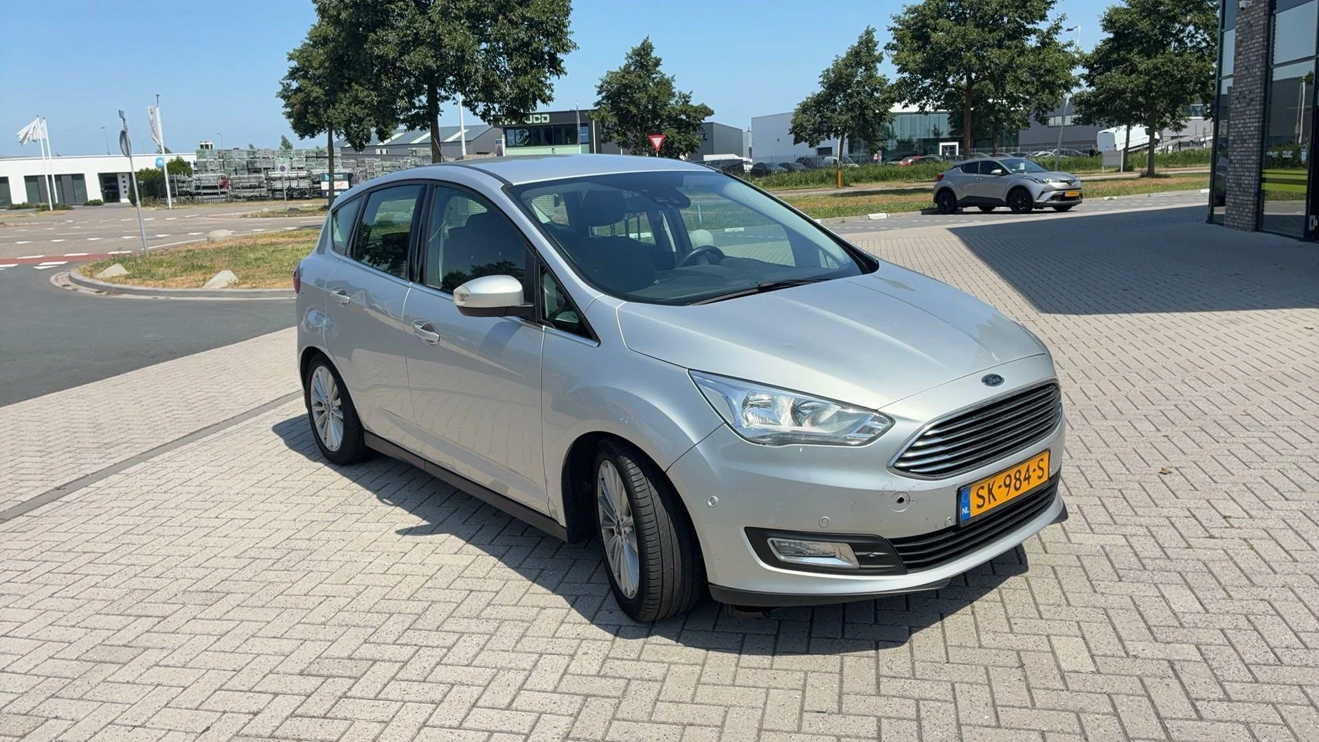 Ford-C-MAX-image-4