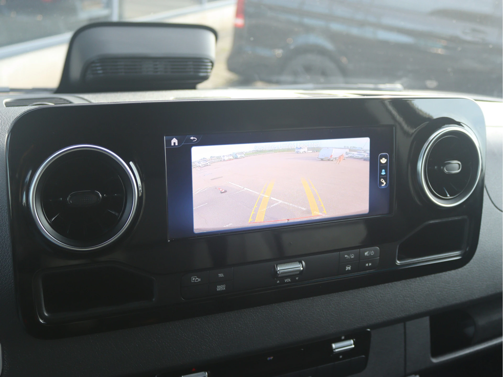 Mercedes-Benz-Sprinter-image-9