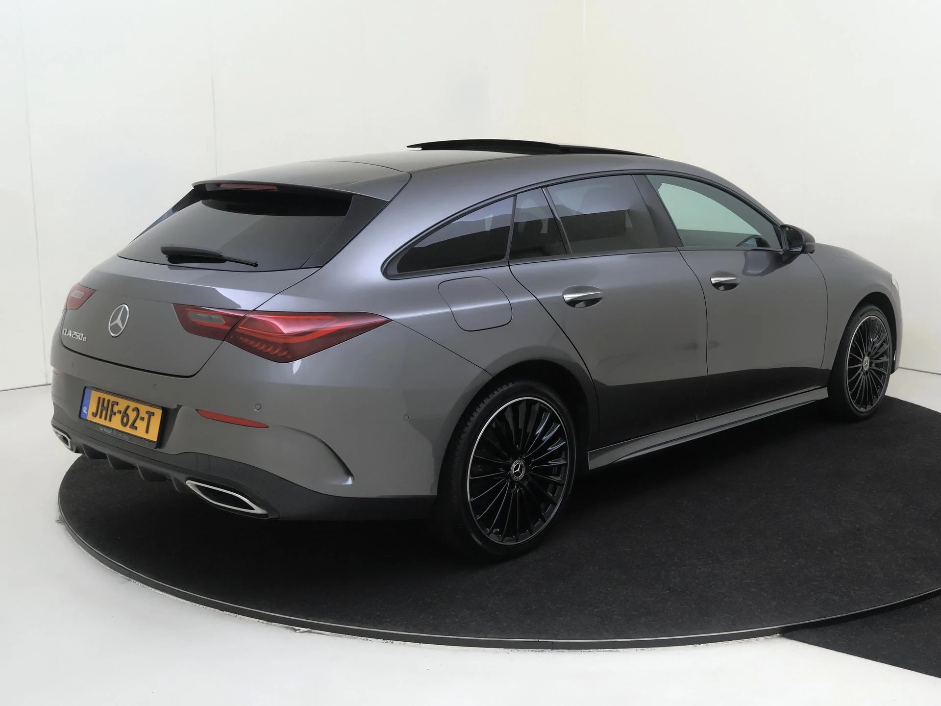 Mercedes-Benz-CLA-image-3