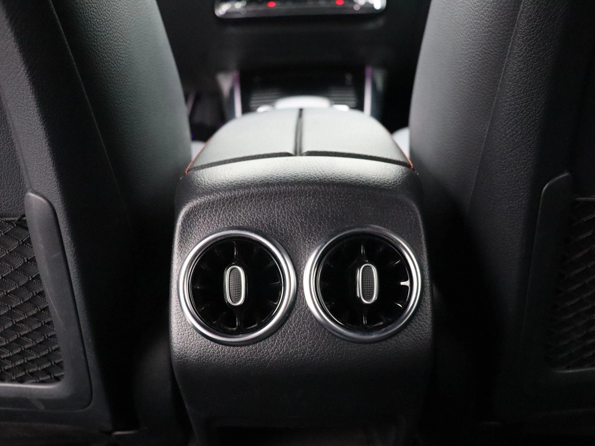 Mercedes-Benz B-Klasse 250 e + AMG LINE + LED + CAMERA +