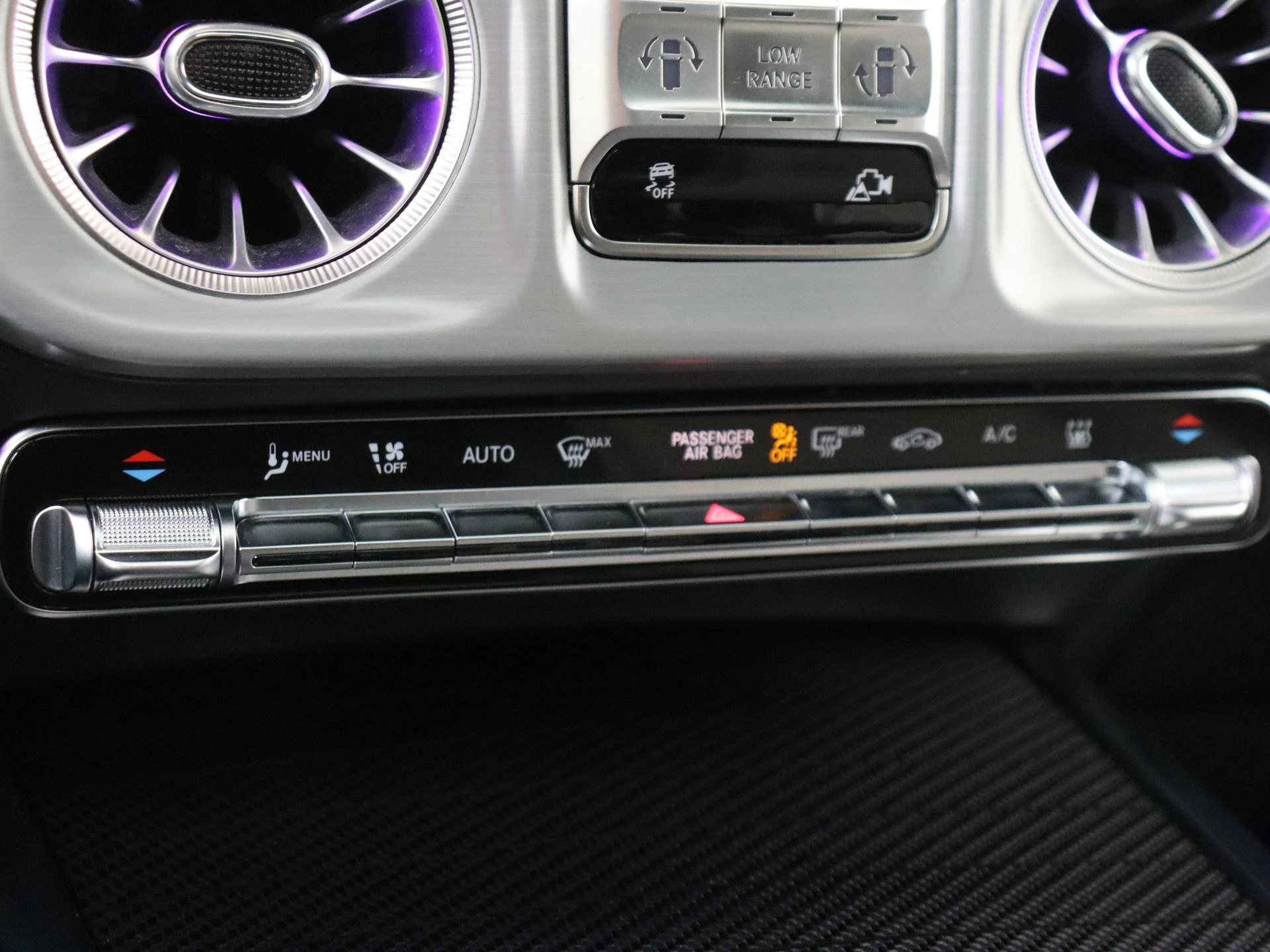 Mercedes-Benz-G-Klasse-image-20