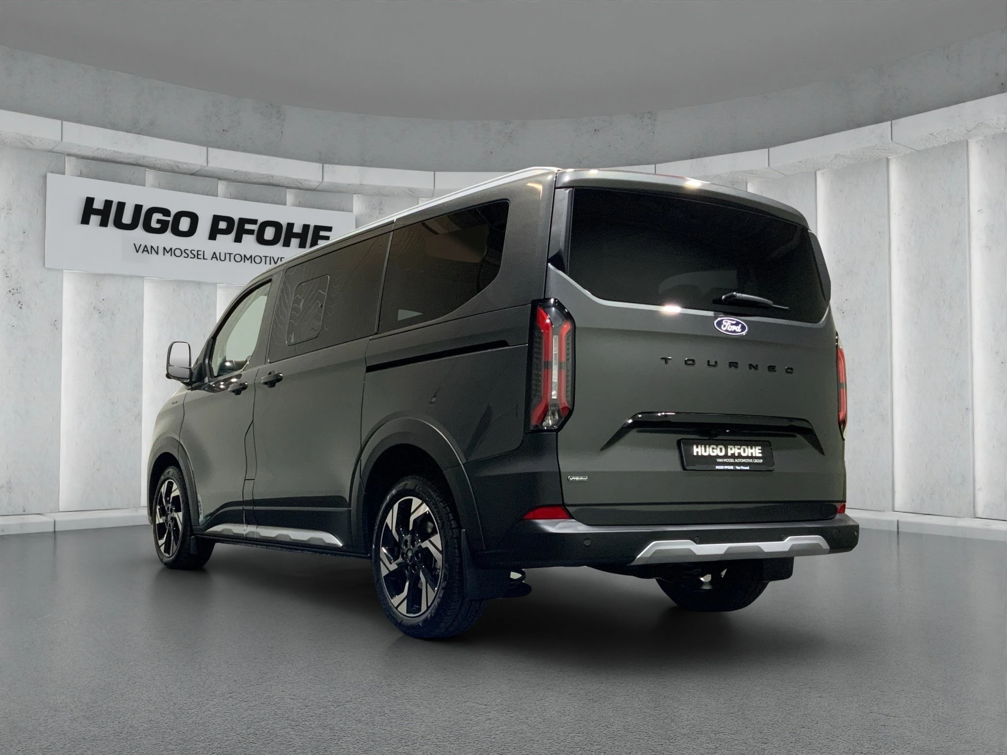 Ford-Tourneo Custom-image-2