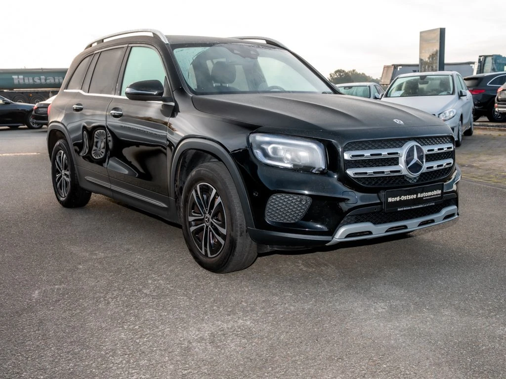 Mercedes-Benz-GLB 200 d-image-4