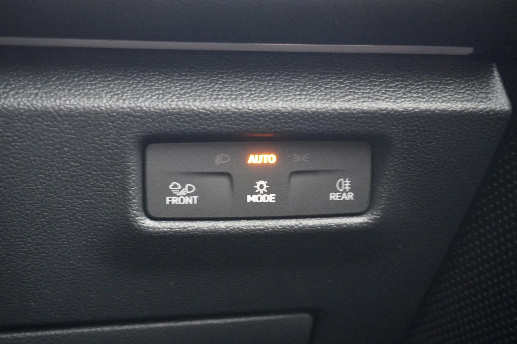 Volkswagen-Tiguan-image-32