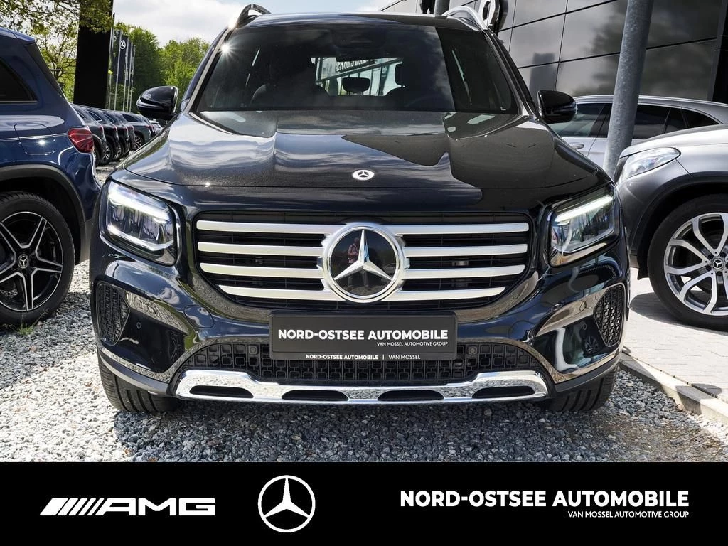Mercedes-Benz-GLB-image-1