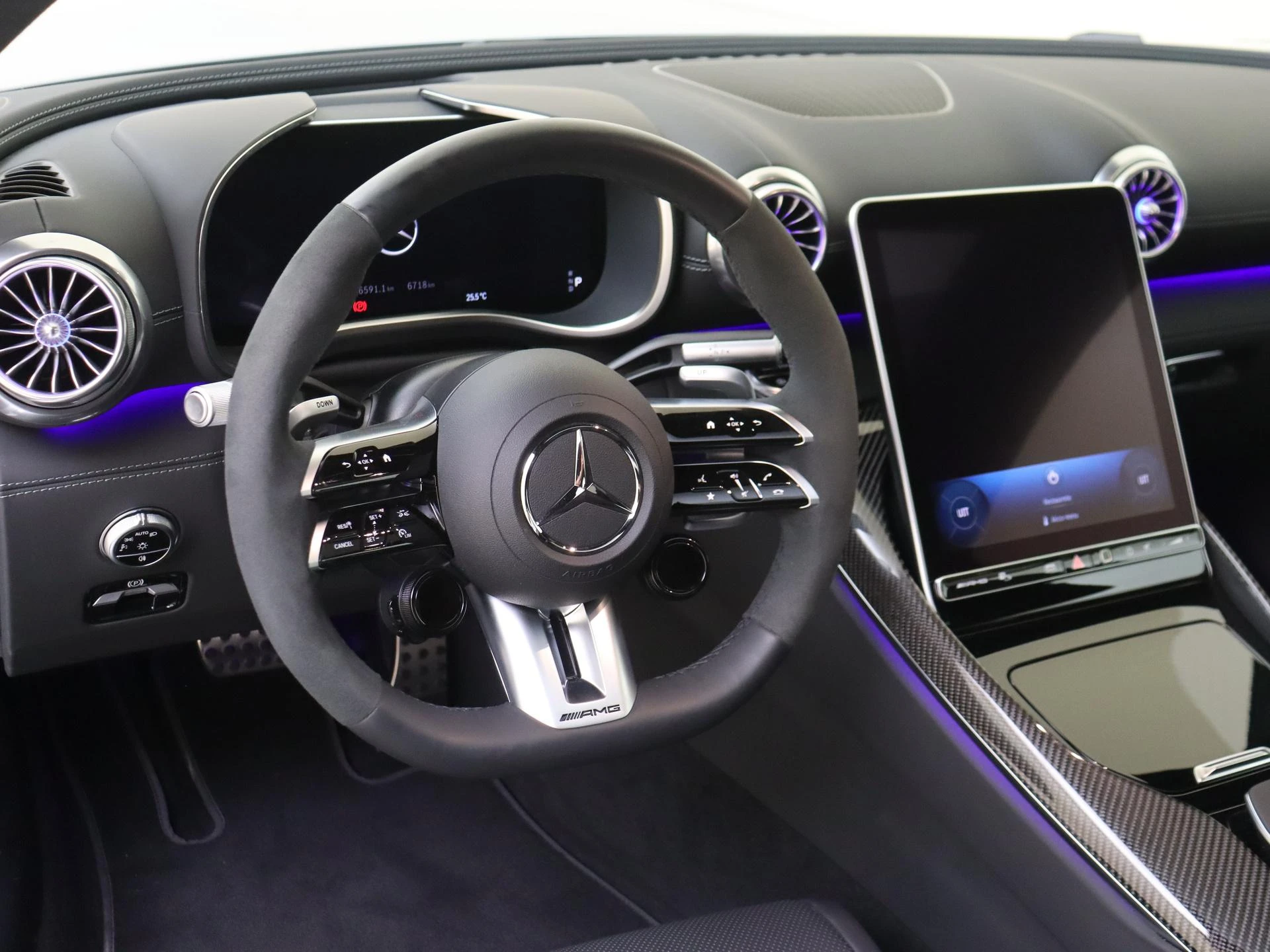Mercedes-AMG-GT-image-18