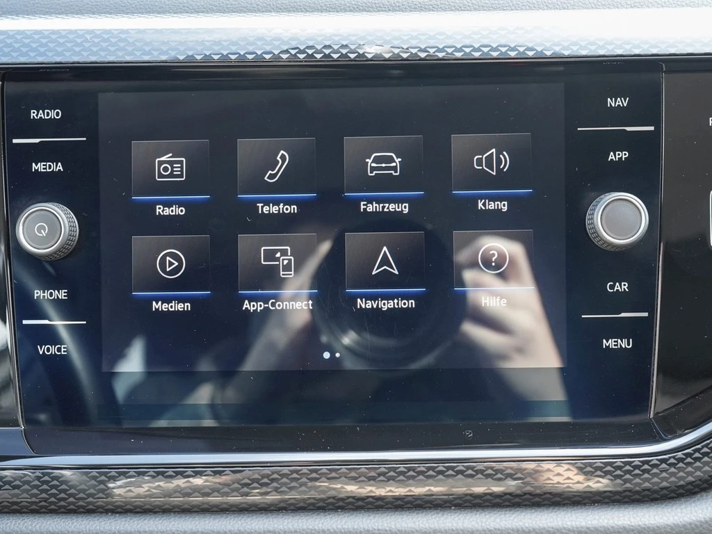 Volkswagen-Polo-image-12