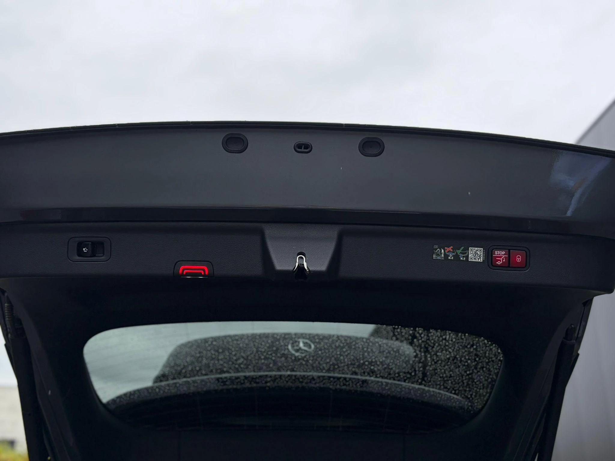 Mercedes-Benz-EQE-image-31