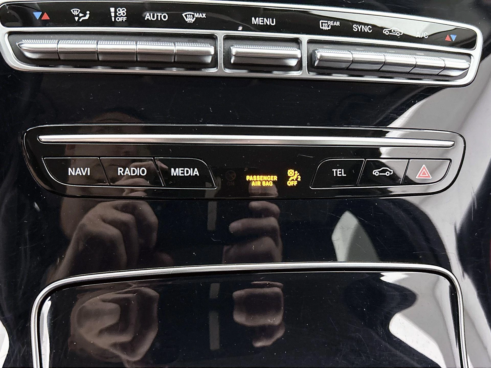 Mercedes-Benz-C-Klasse-image-10