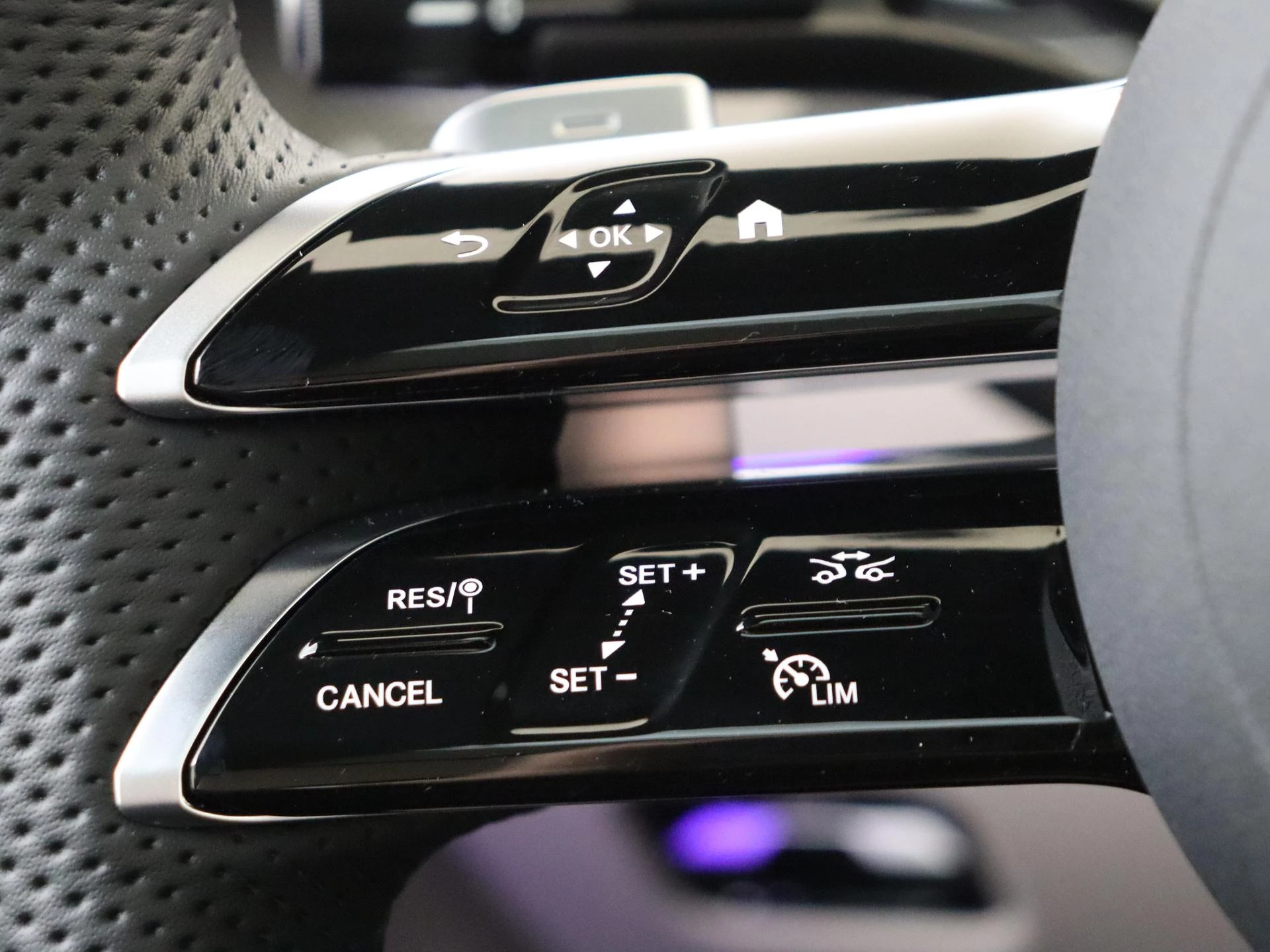 Mercedes-Benz-CLE-image-15