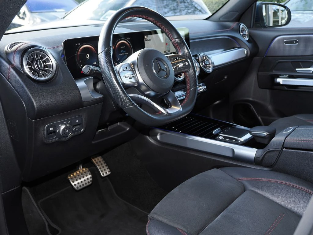 Mercedes-Benz-EQB 300-image-8