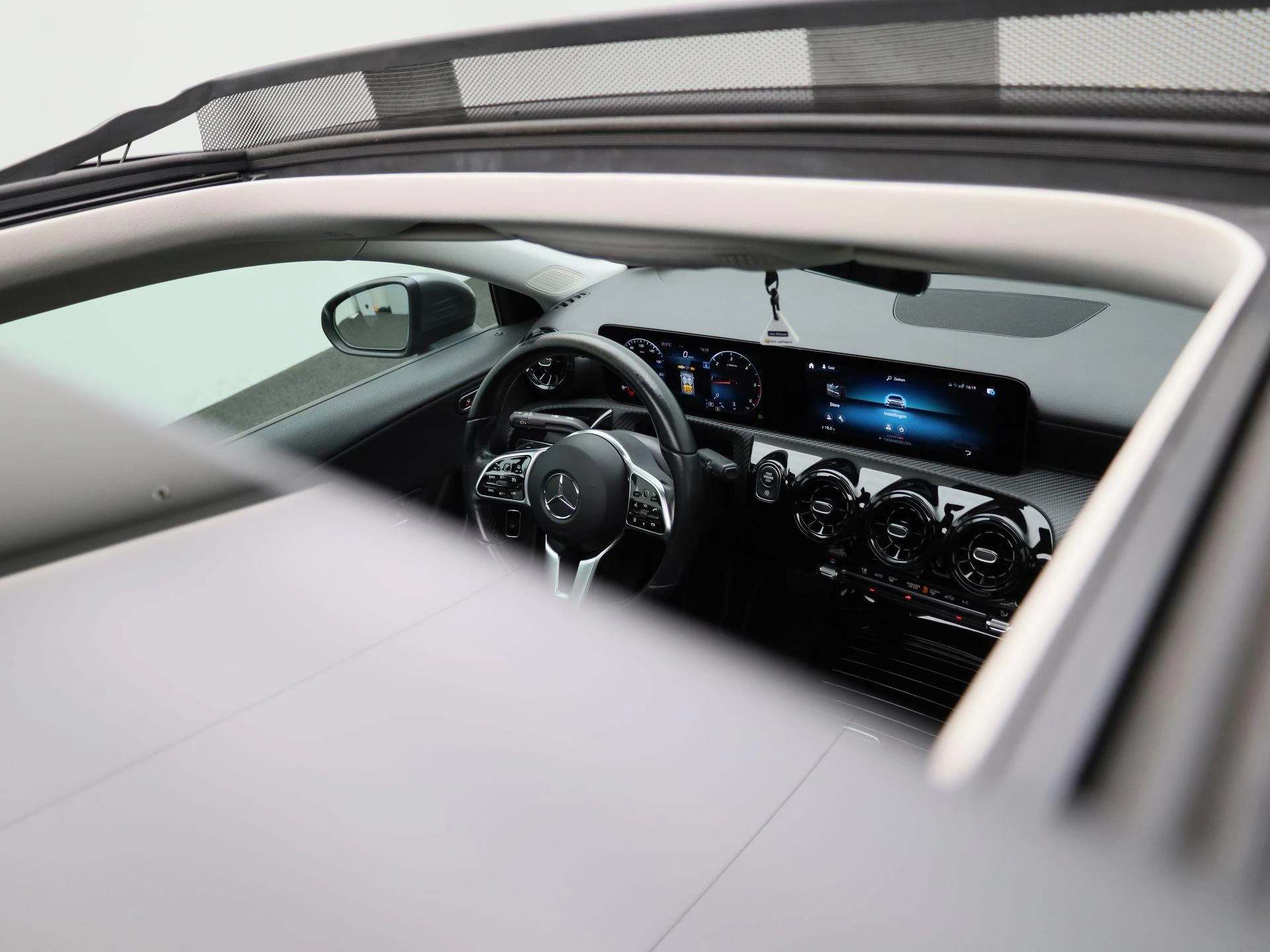 Mercedes-Benz-A-Klasse-image-41
