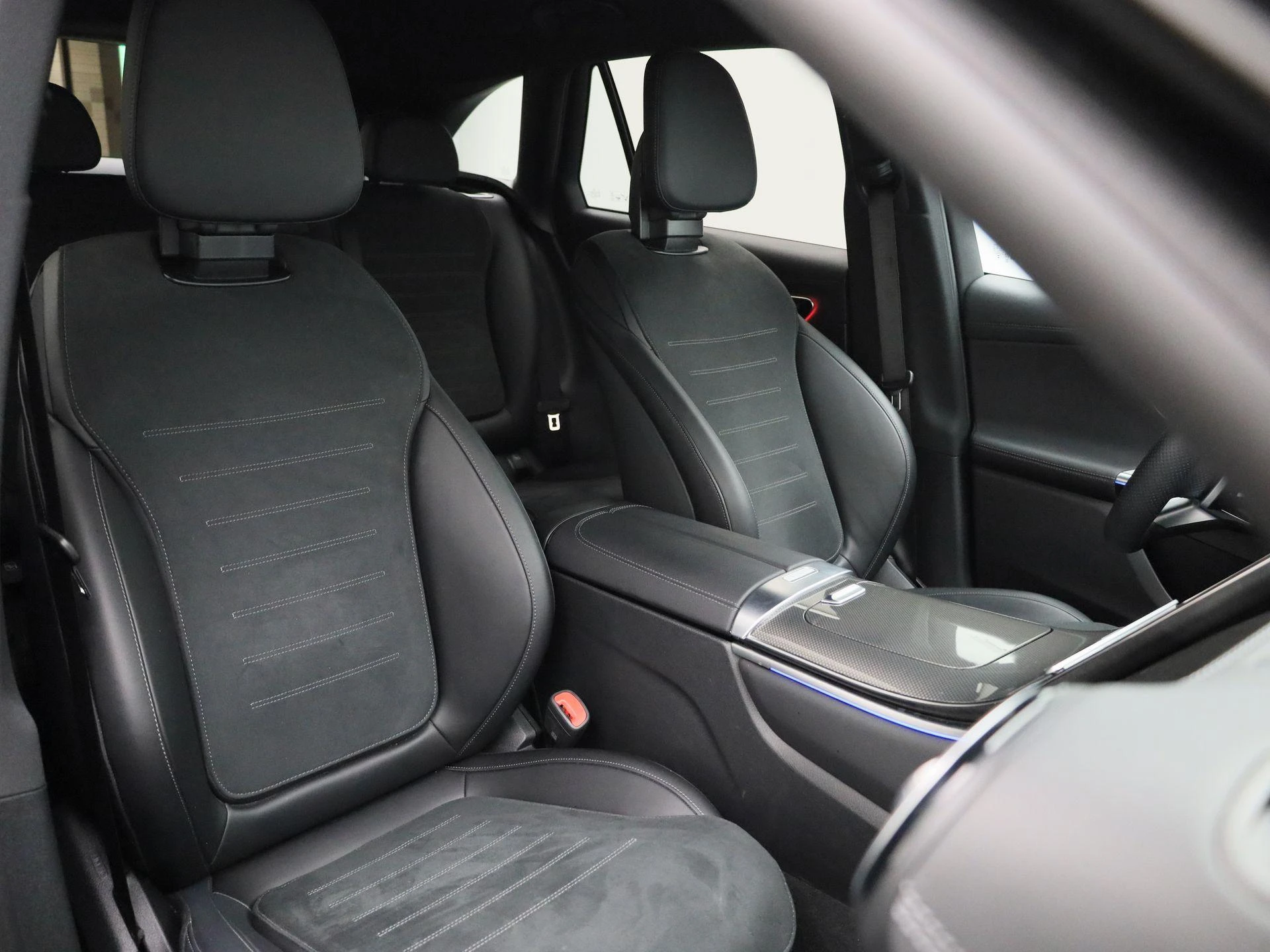 Mercedes-Benz-GLC-image-45
