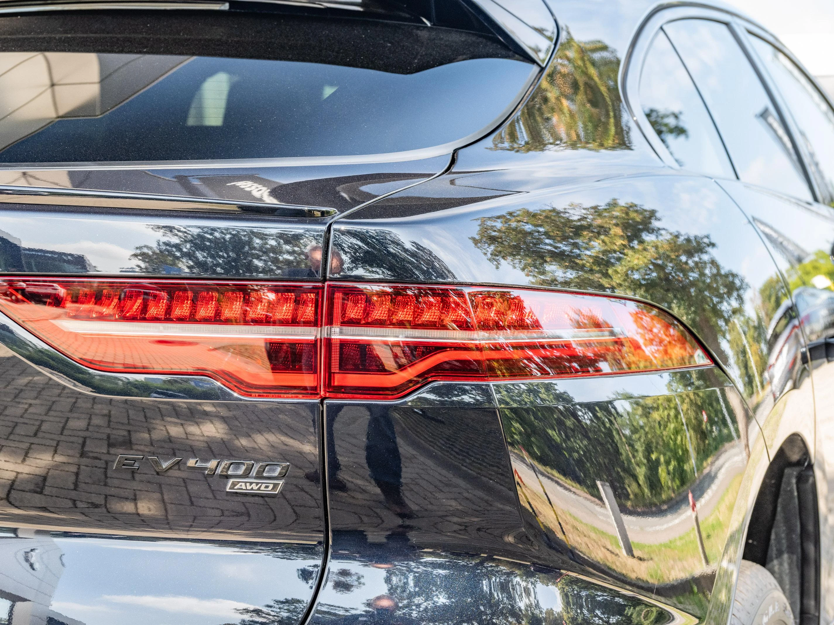Jaguar-I-PACE-image-28