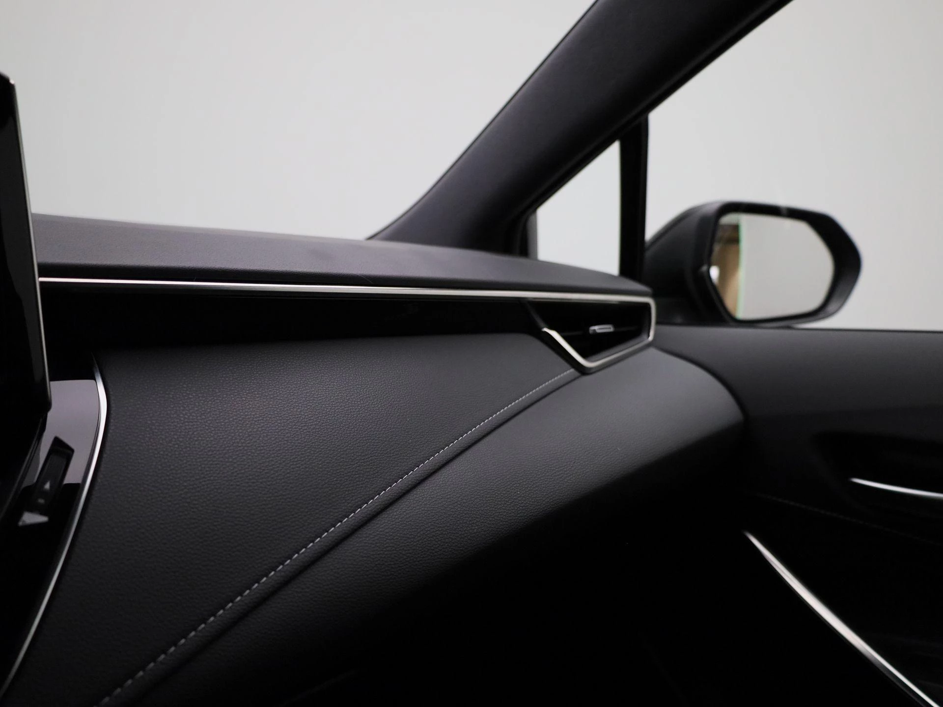 Toyota-Corolla Touring Sports-image-23