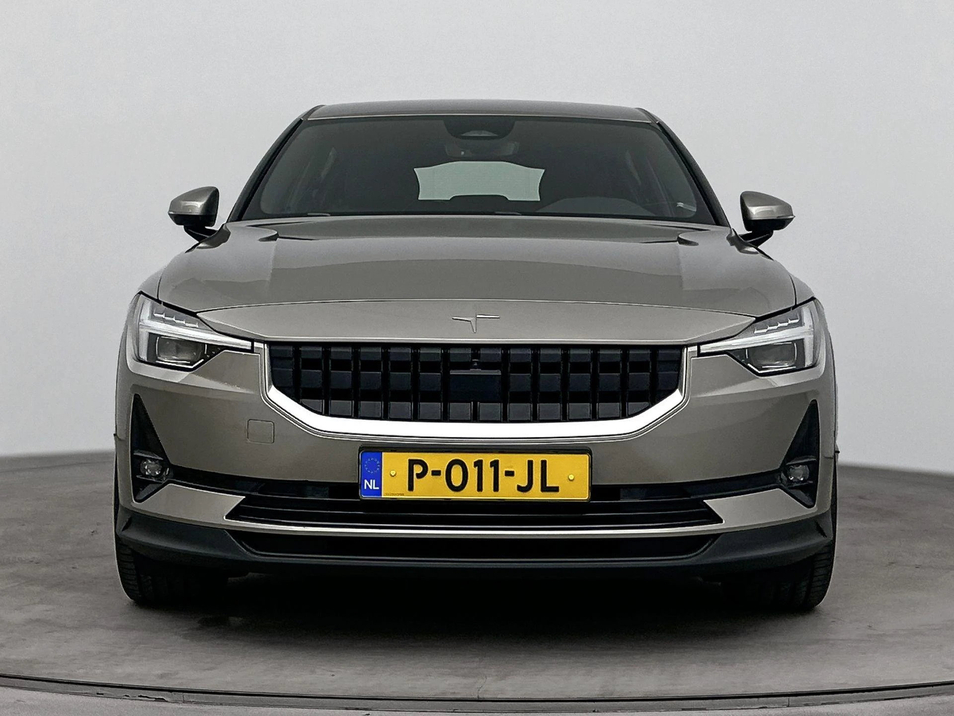 Polestar-2-image-4