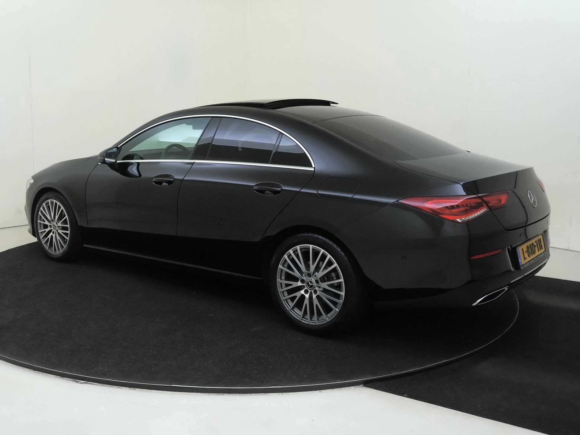 Mercedes-Benz CLA 180 Business Solution Luxury