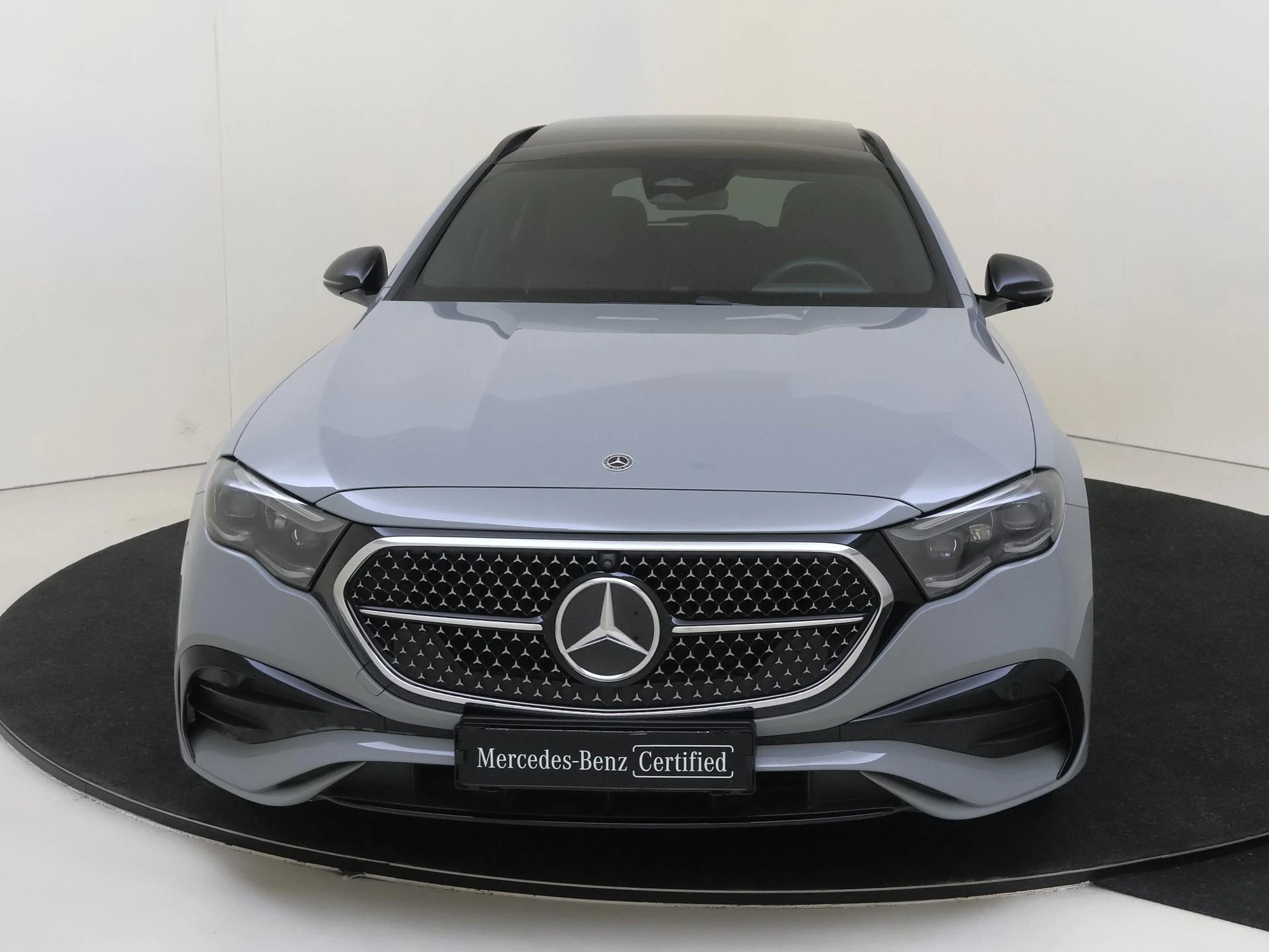 Mercedes-Benz-E-Klasse-image-5