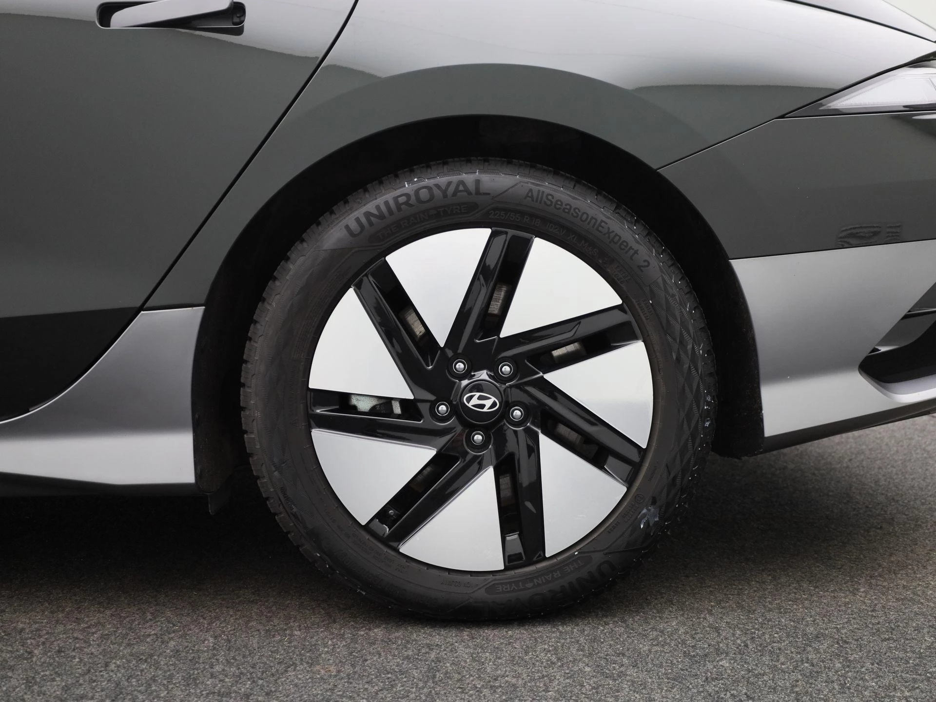 Hyundai-IONIQ 6-image-11