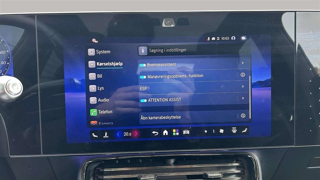 Mercedes-Benz-CLA-image-18