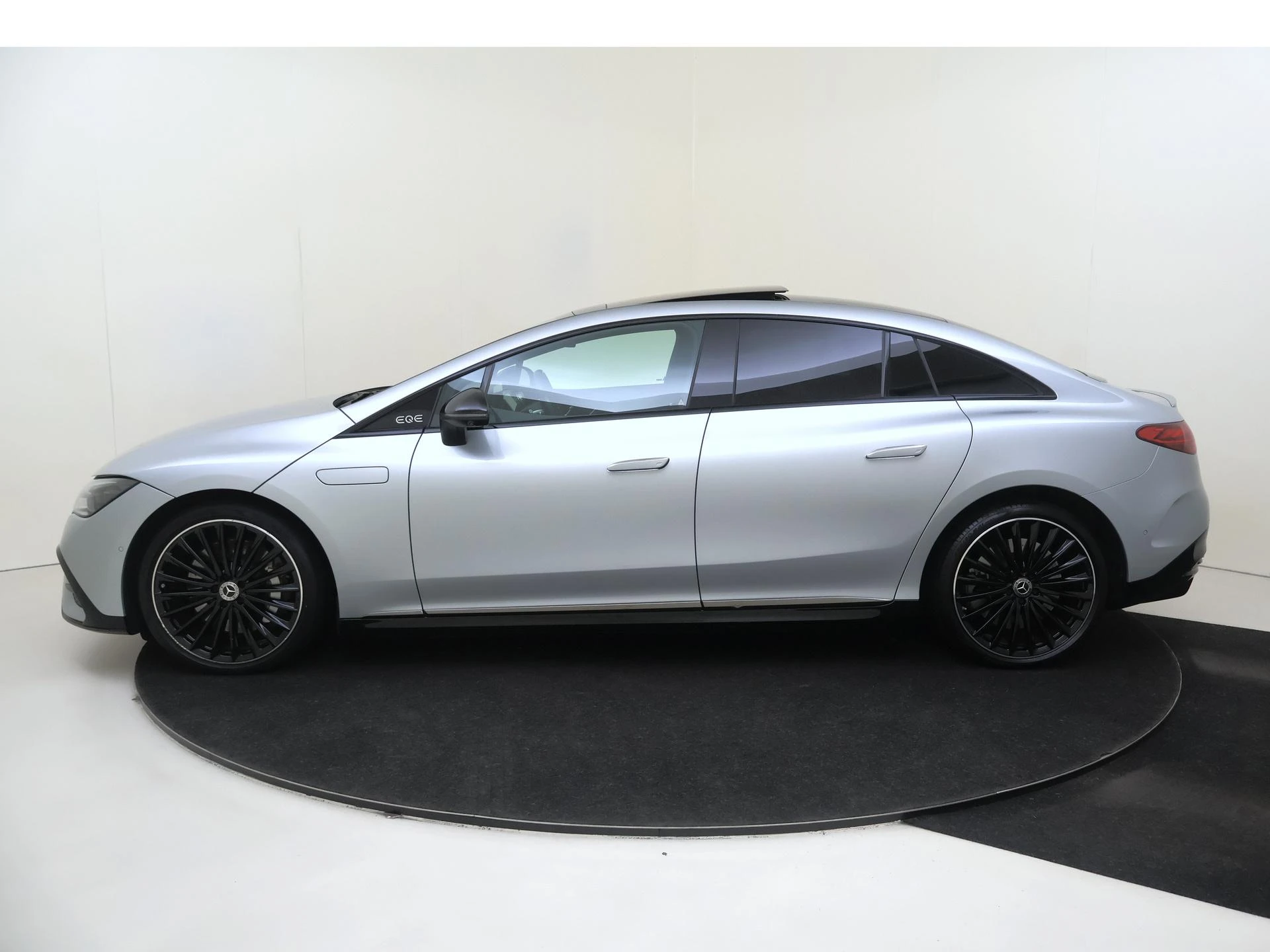 Mercedes-Benz EQE 350+ Launch Edition AMG Line 91 kWh