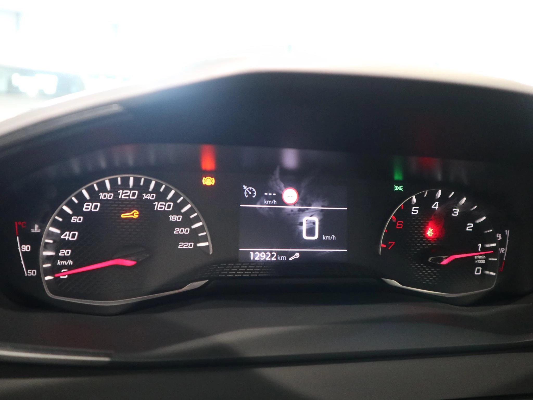 Peugeot-208-image-11