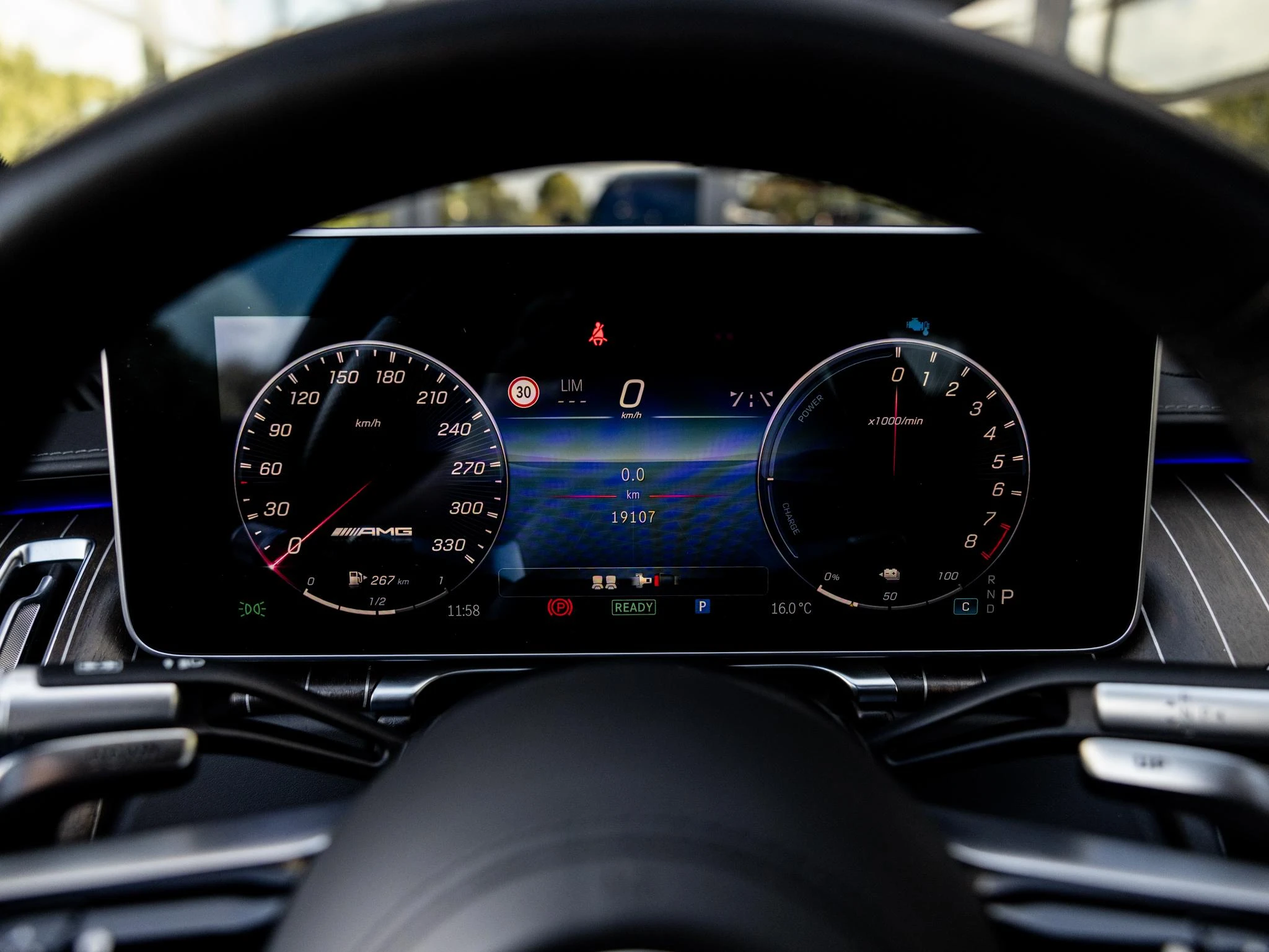 Mercedes-Benz-S-Klasse-image-36
