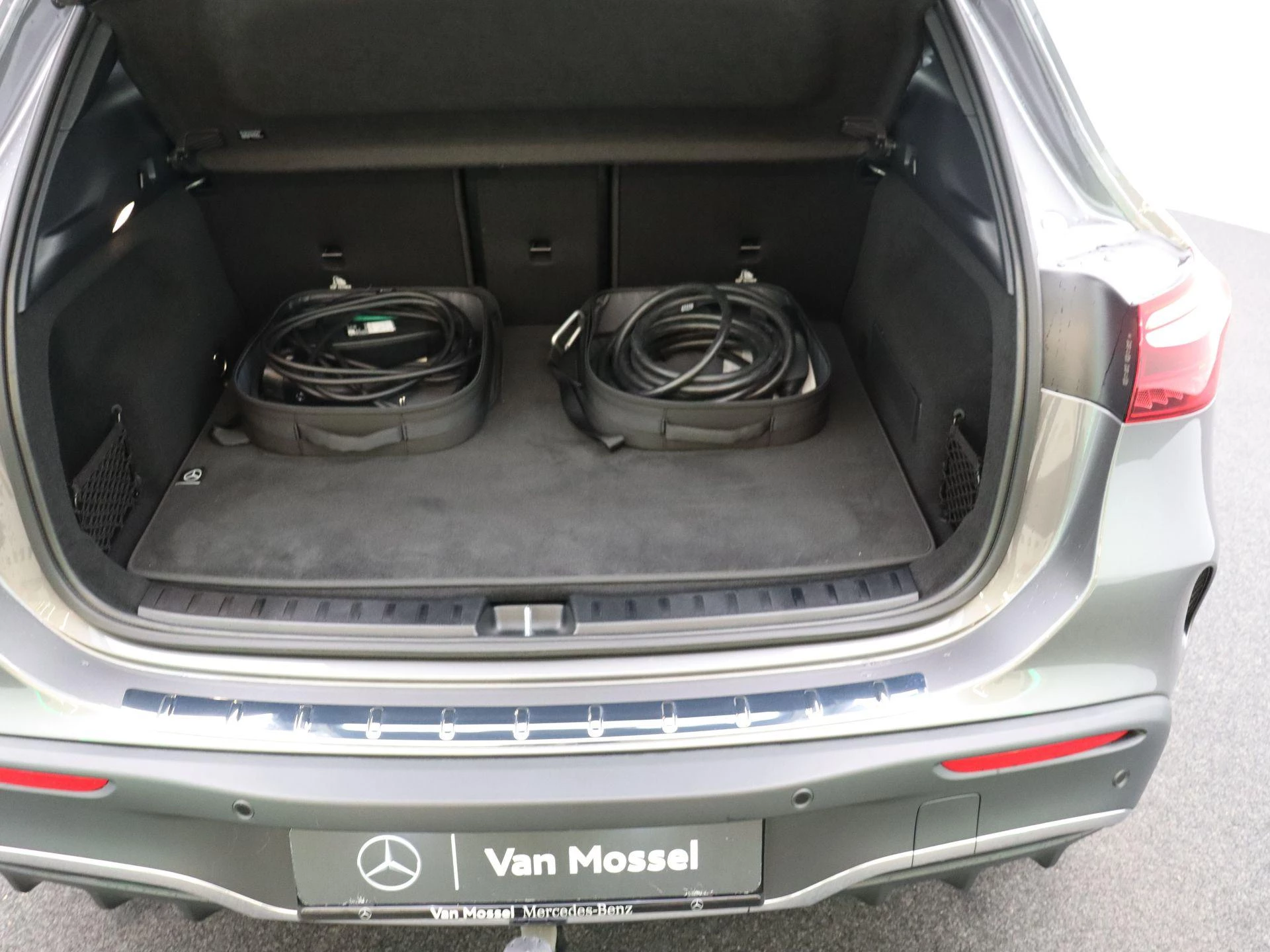 Mercedes-Benz EQA 250+ Star Edition + AMG + PANO DAK + BURMESTER + TREKHAAK + HEAD UP
