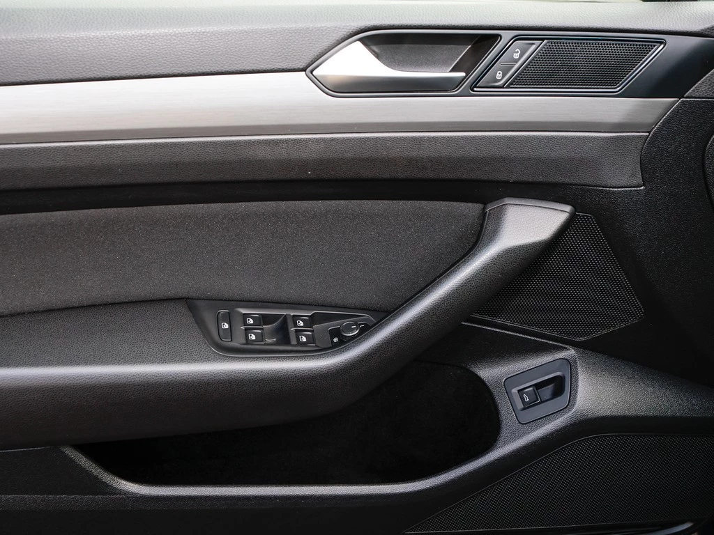 Volkswagen Passat 1.4 TSI Trendline Klima., PDC, 16"Alu., Composition Color,