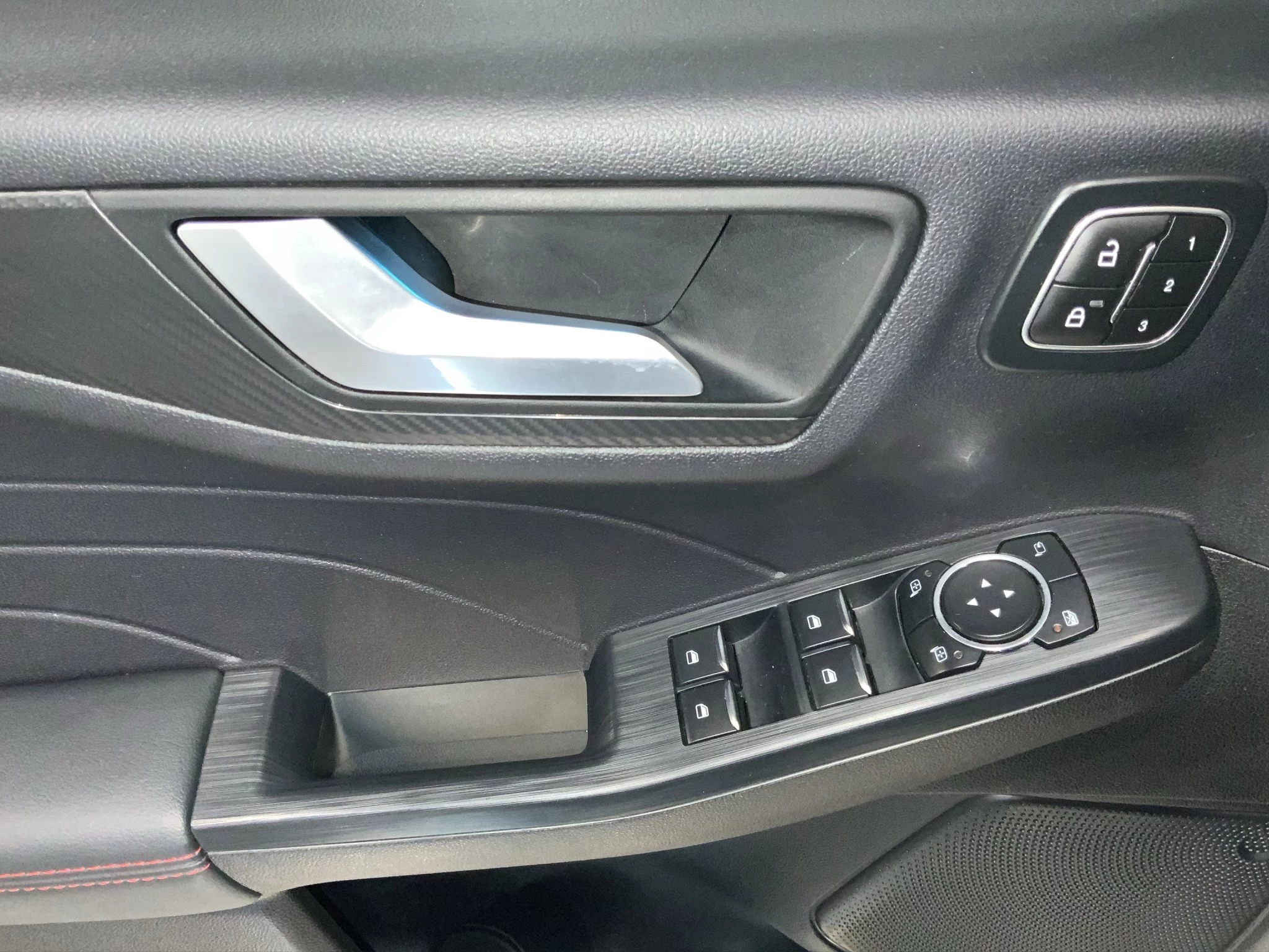 Ford Kuga ST-Line X Aut.*360GRAD*LED-MATRIX*NAVI*GRA*WINTER-PKT.