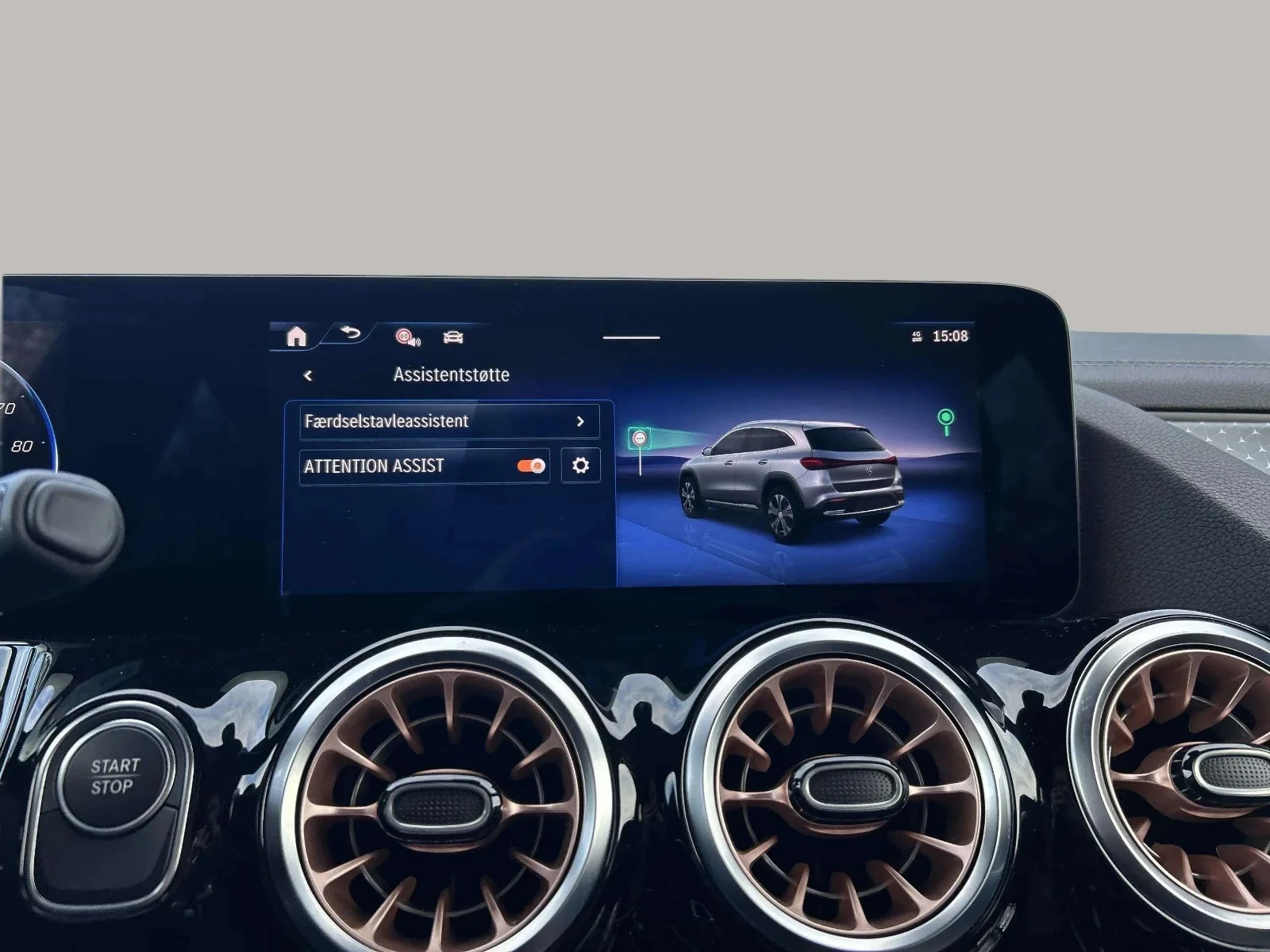 Mercedes-Benz-EQA-image-20