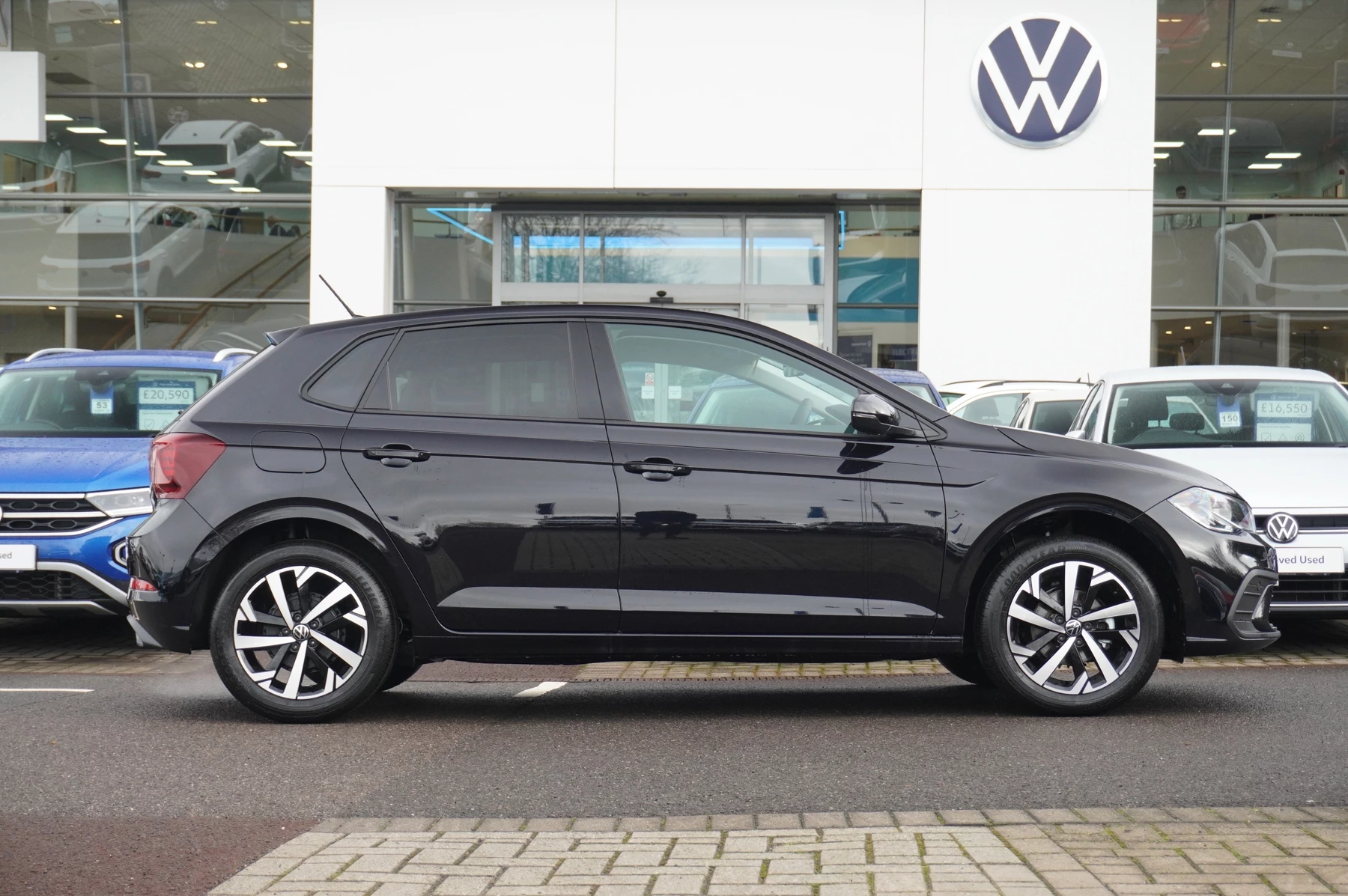 Volkswagen-Polo-image-3