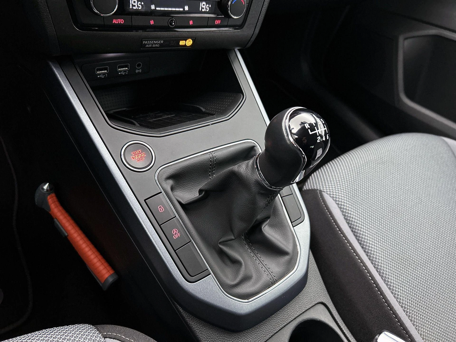 SEAT-Arona-image-9