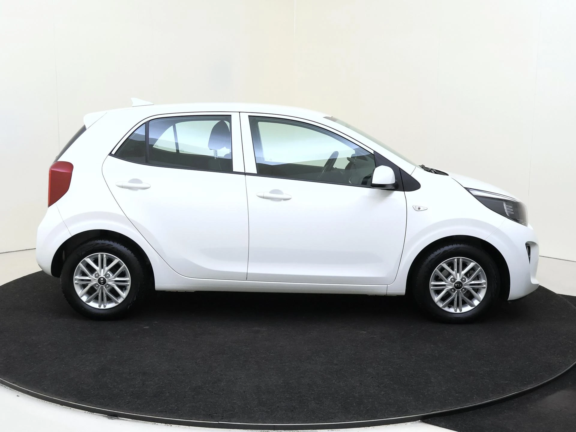 Kia-Picanto-image-8
