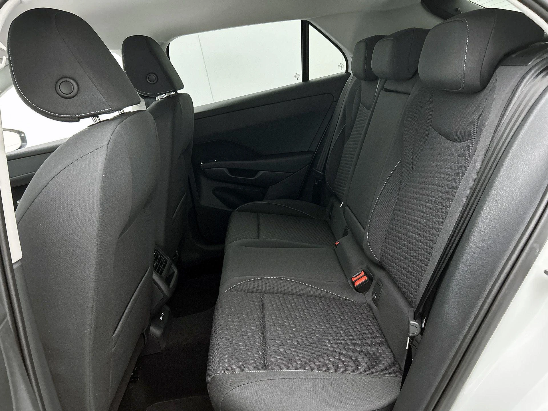 Volkswagen-T-Roc-image-26