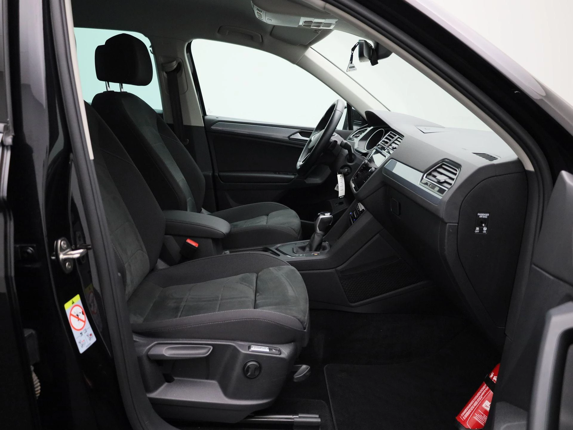 Volkswagen-Tiguan-image-35