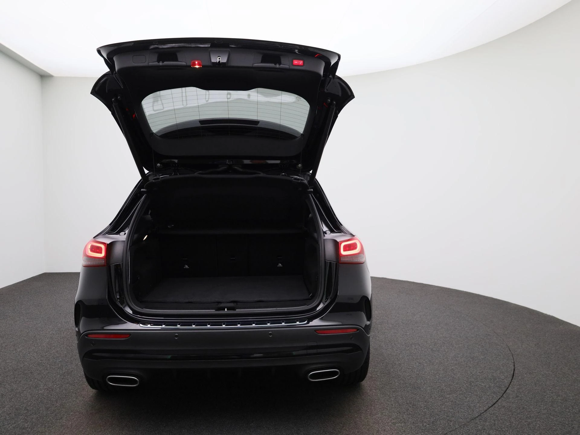Mercedes-Benz-GLA-image-10