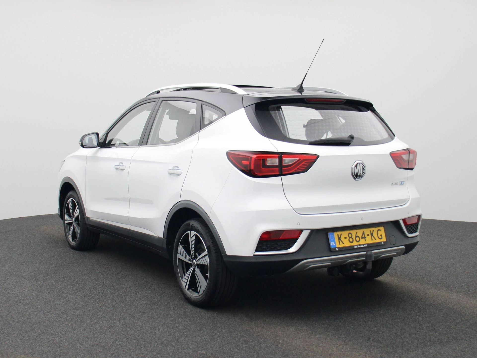 MG-ZS EV-image-1