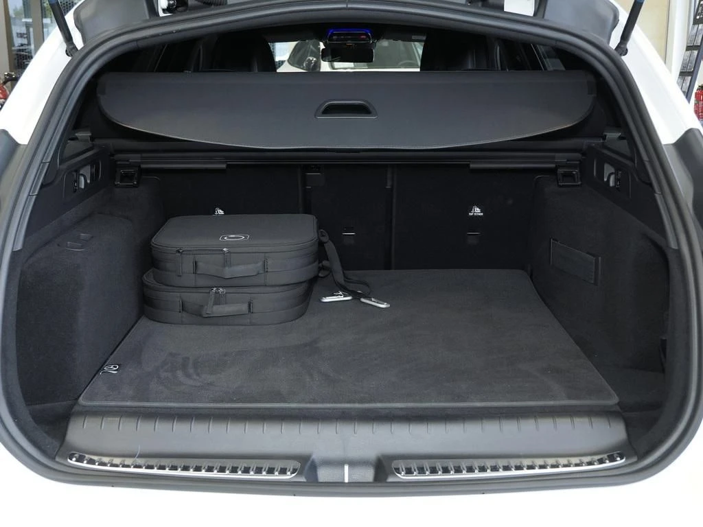 Mercedes-Benz-C-Klasse 300-image-15