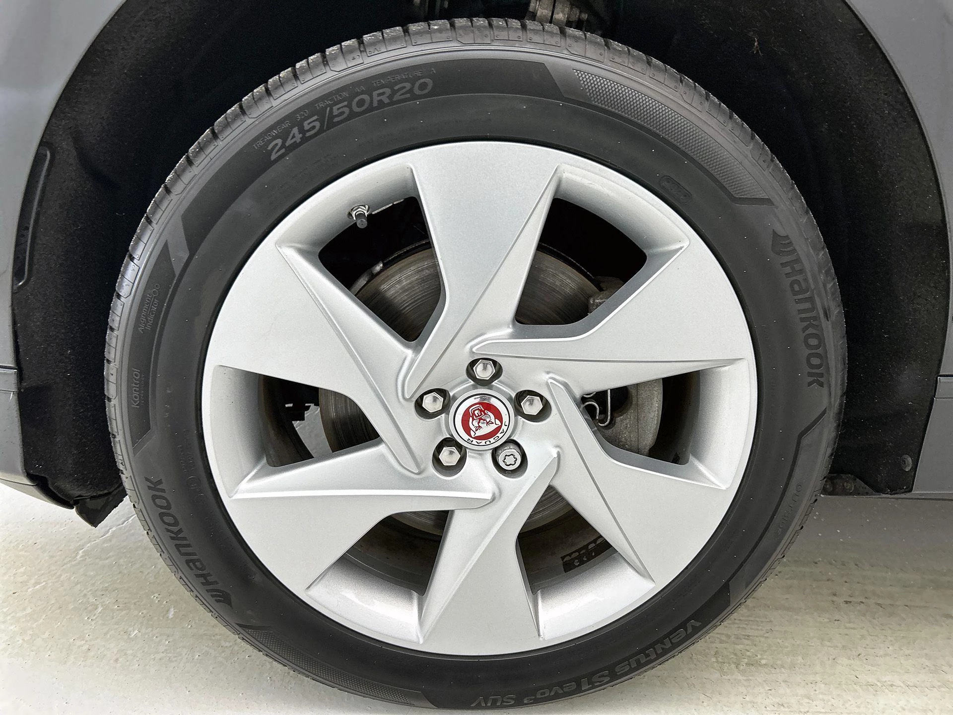 Jaguar-I-PACE-image-57