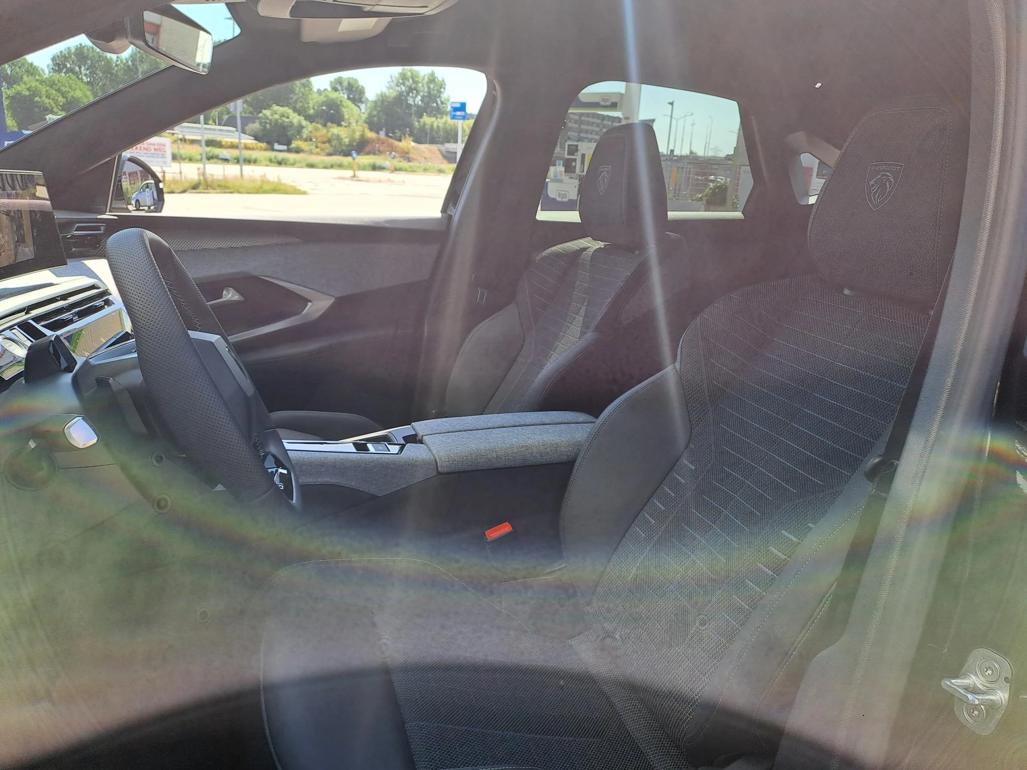 Peugeot-e-3008-image-12