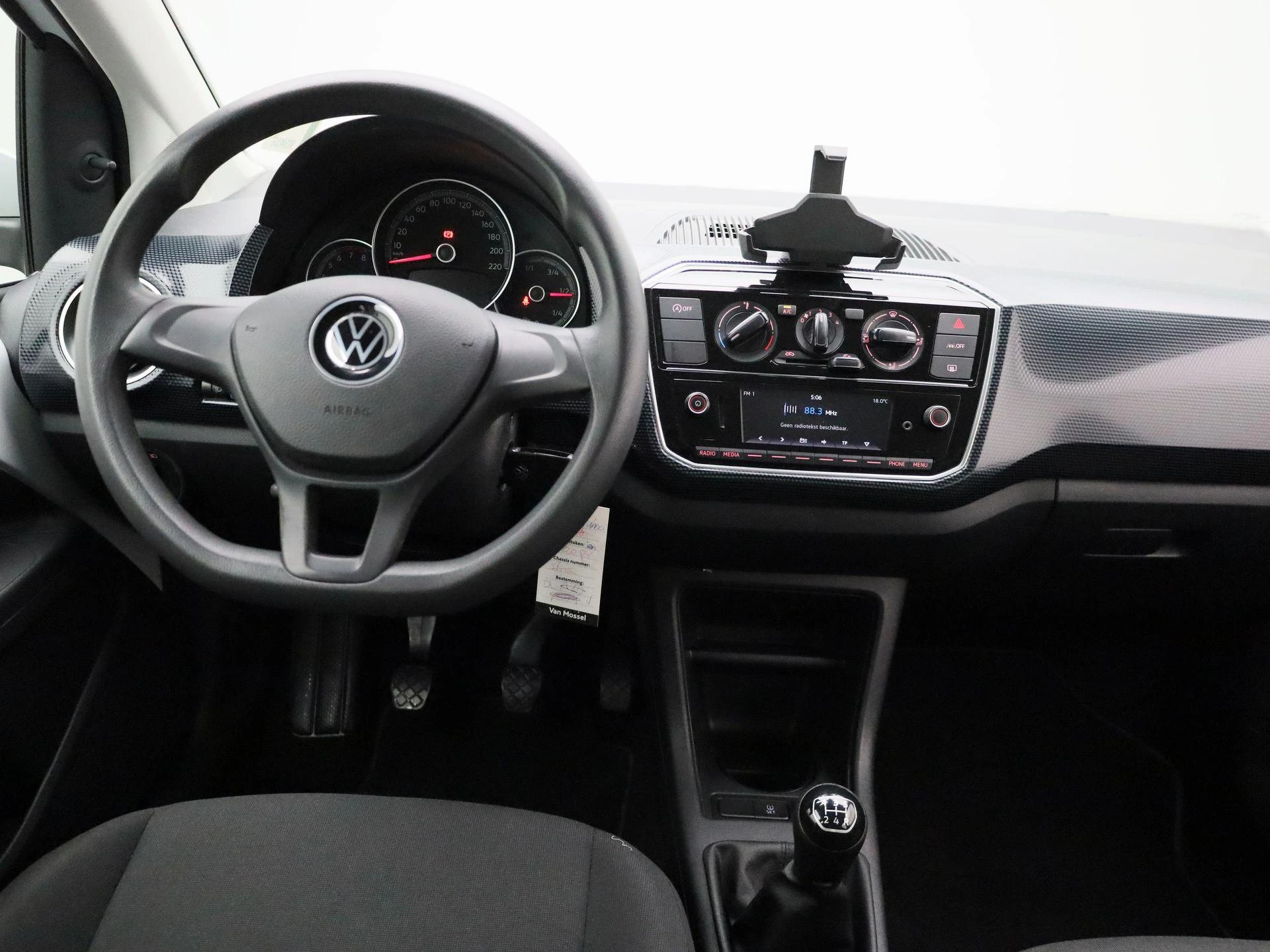 Volkswagen-up!-image-6